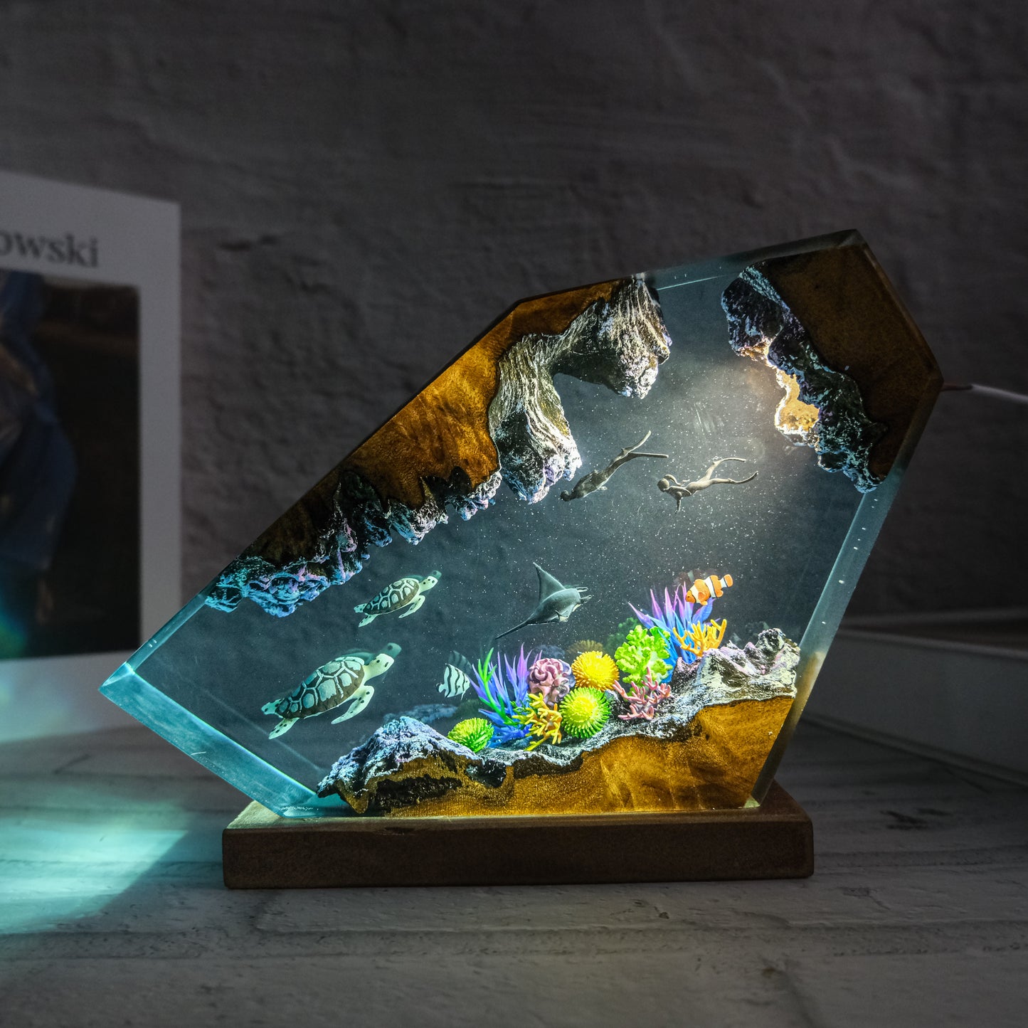 Resin lamps for turtles, people and rays 2