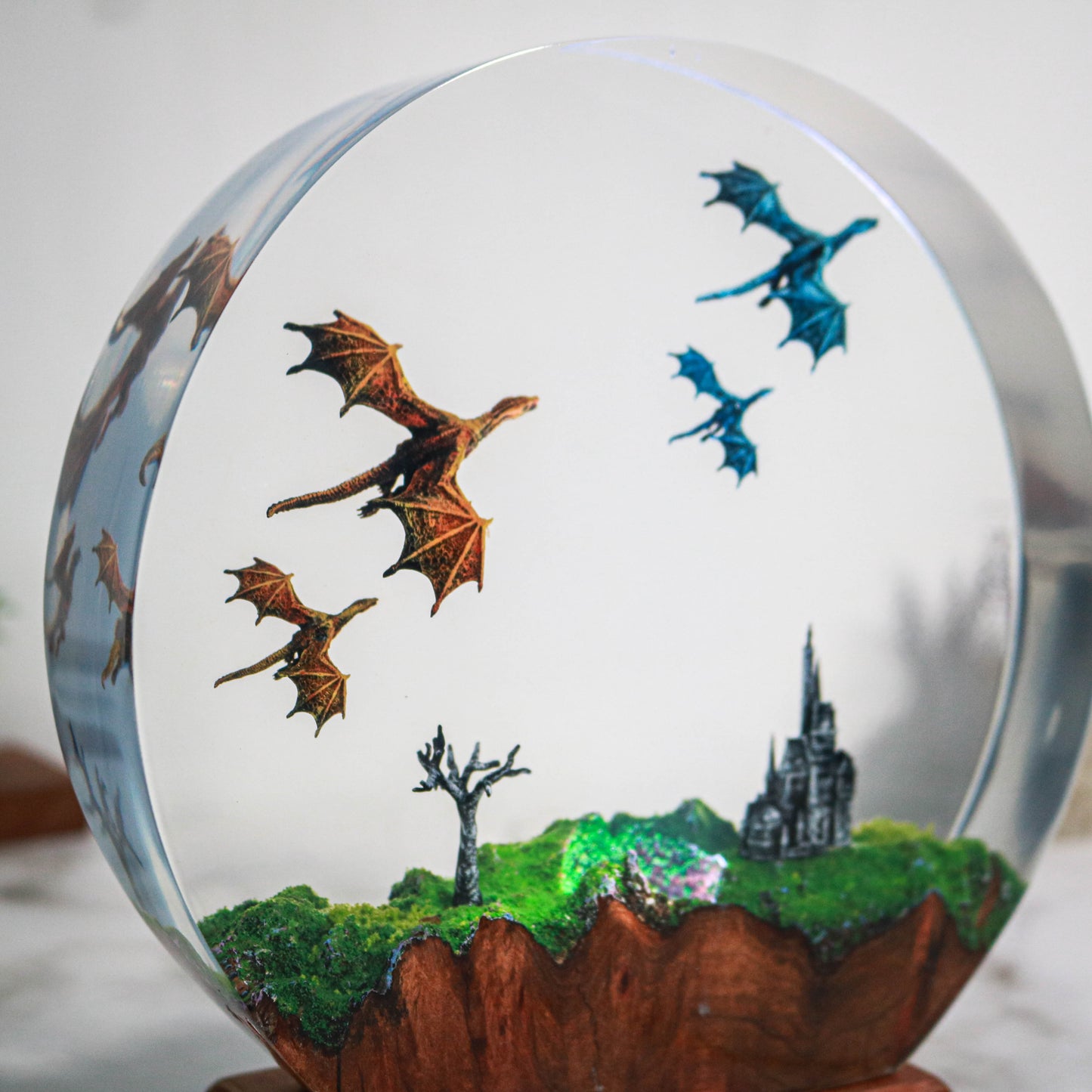 Flying dragon resin lamp 3