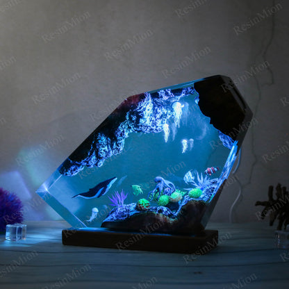 Whales resin lamp 3