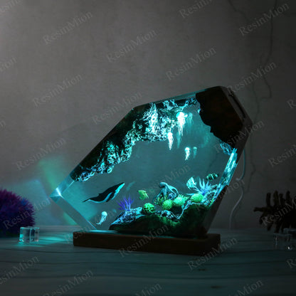 Whales resin lamp 3