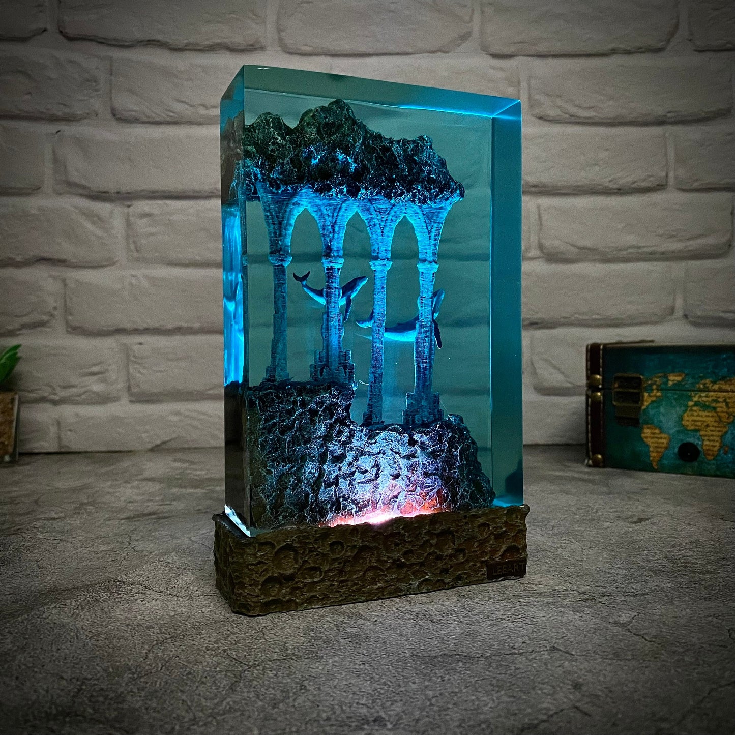 OCEAN VIKING Resin Lamp