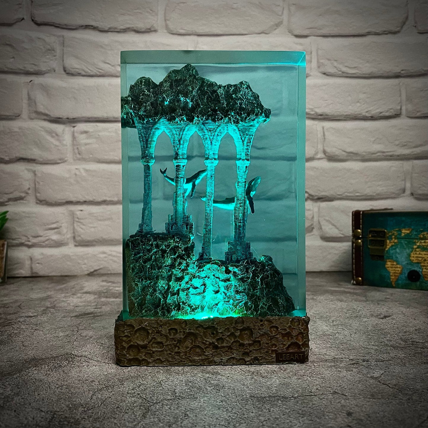 OCEAN VIKING Resin Lamp