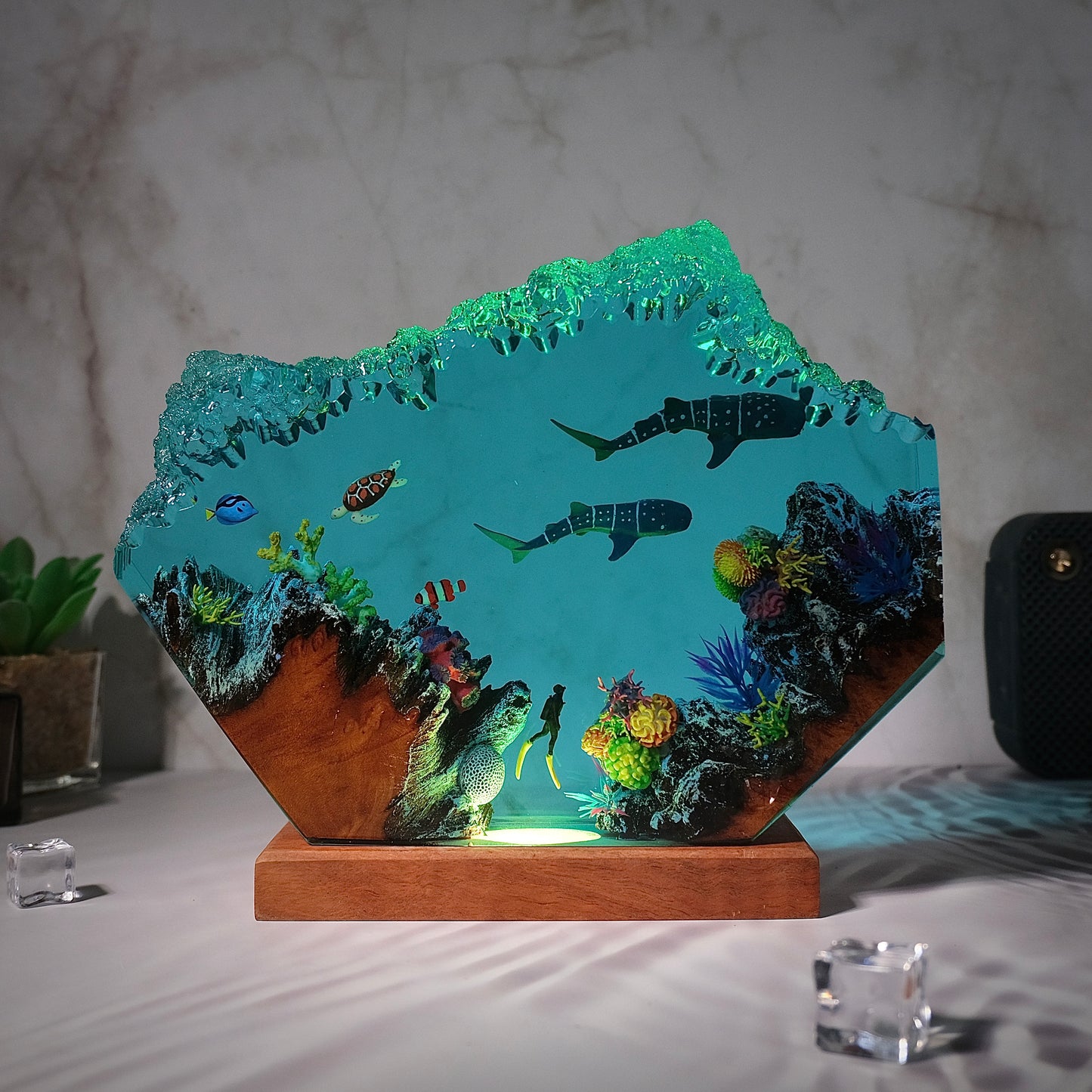 Whale Resin lamp