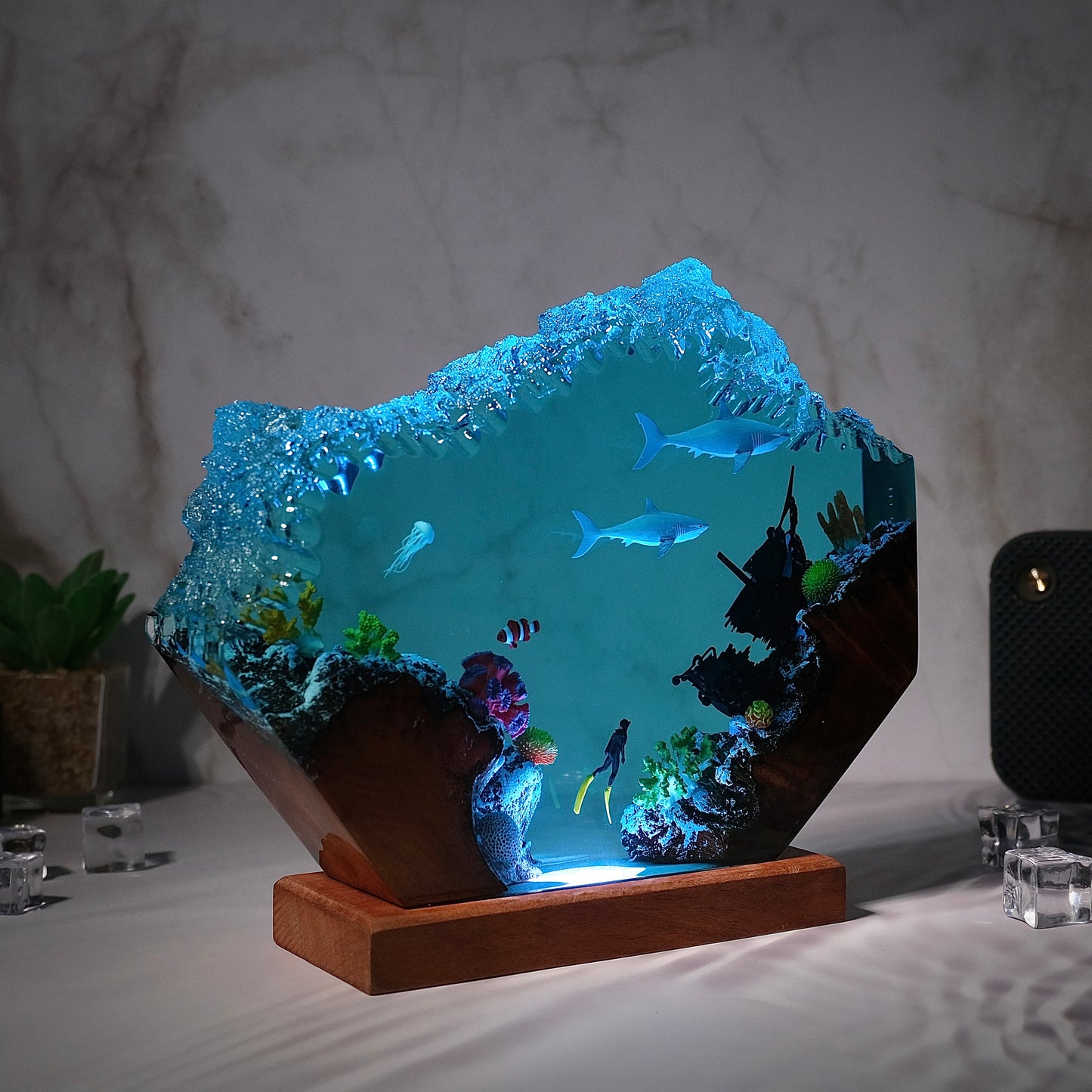 Ocean Resin lamp Diver and 2 sharks