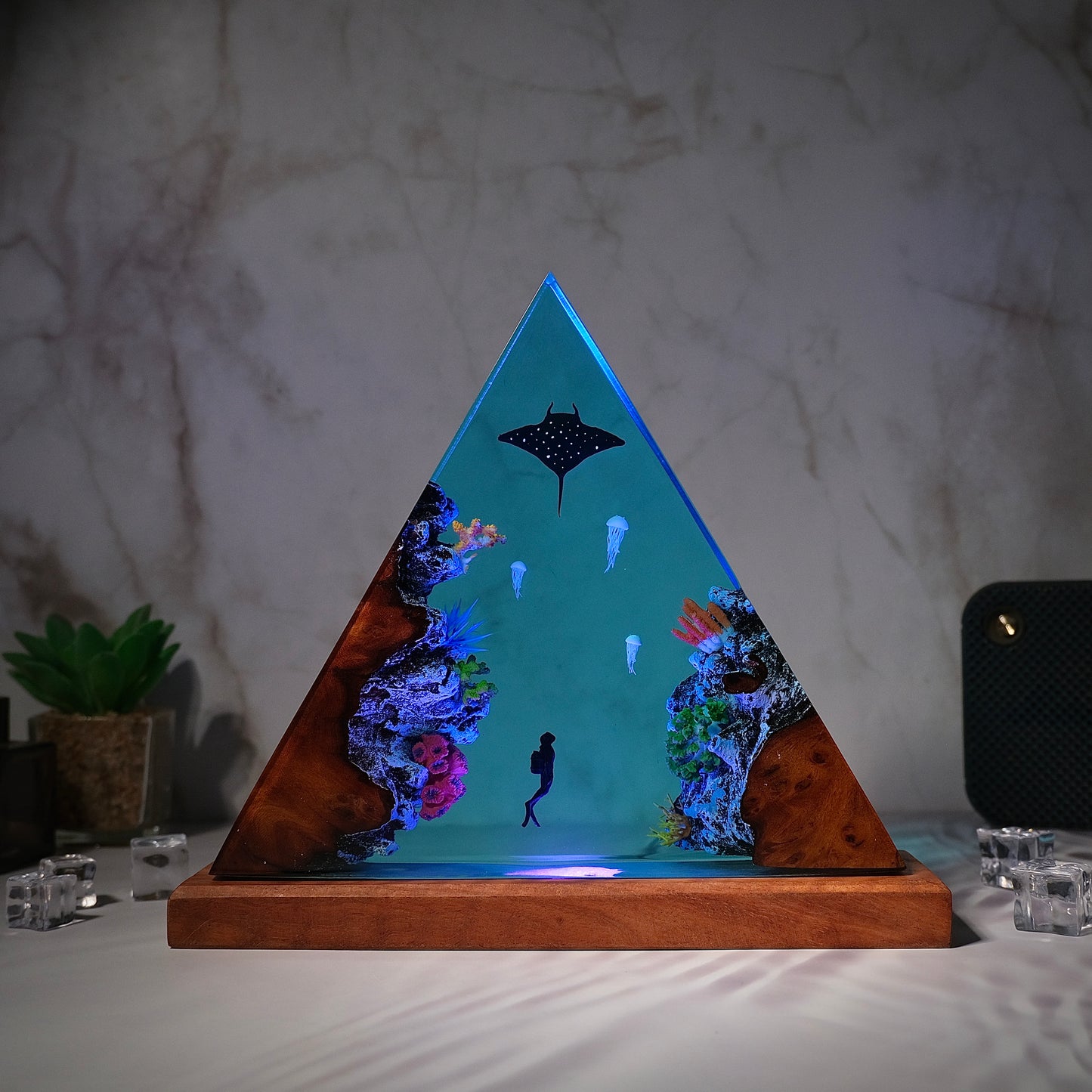 Resin lamp stingray and people