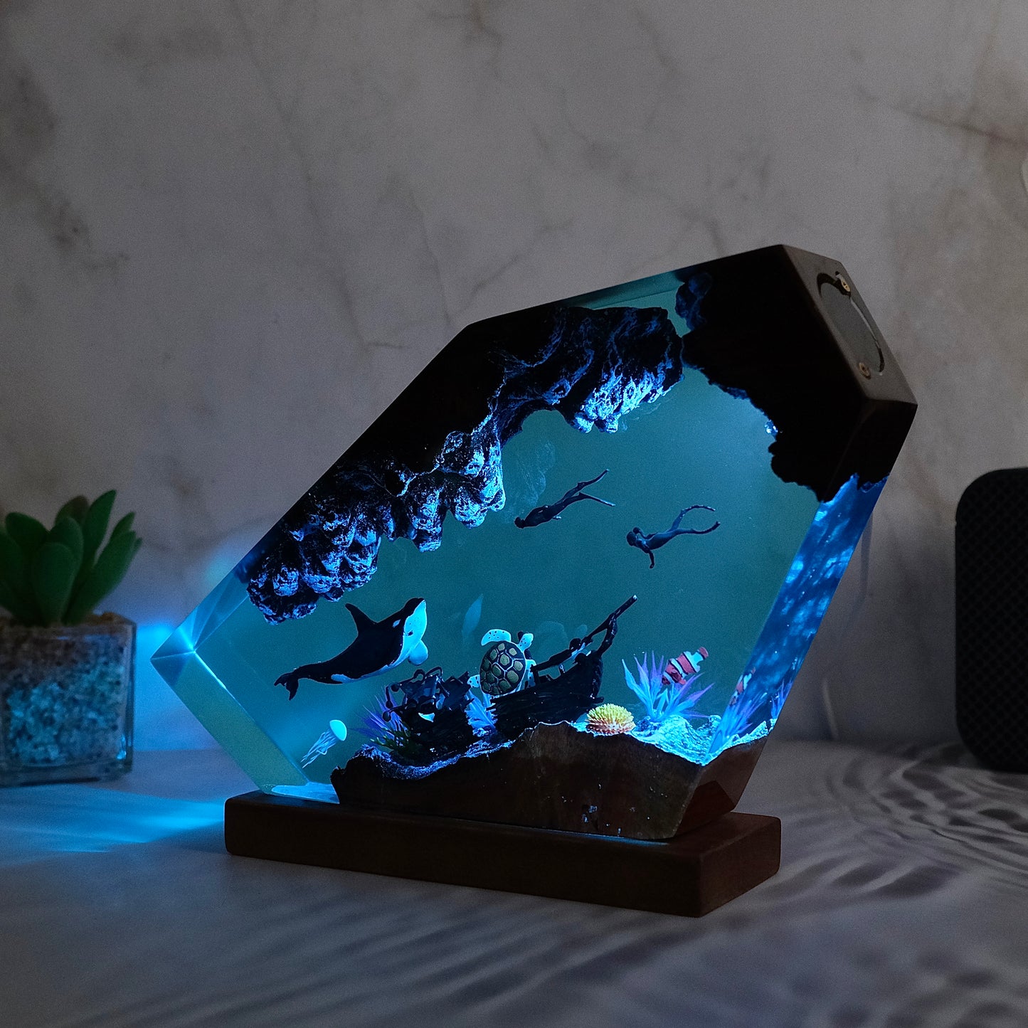 Ocean resin lamp.  Whales and divers 2