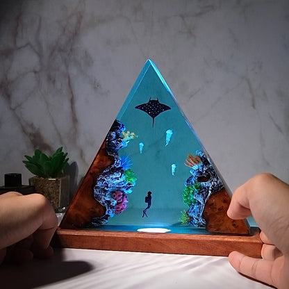 Resin lamp stingray and people